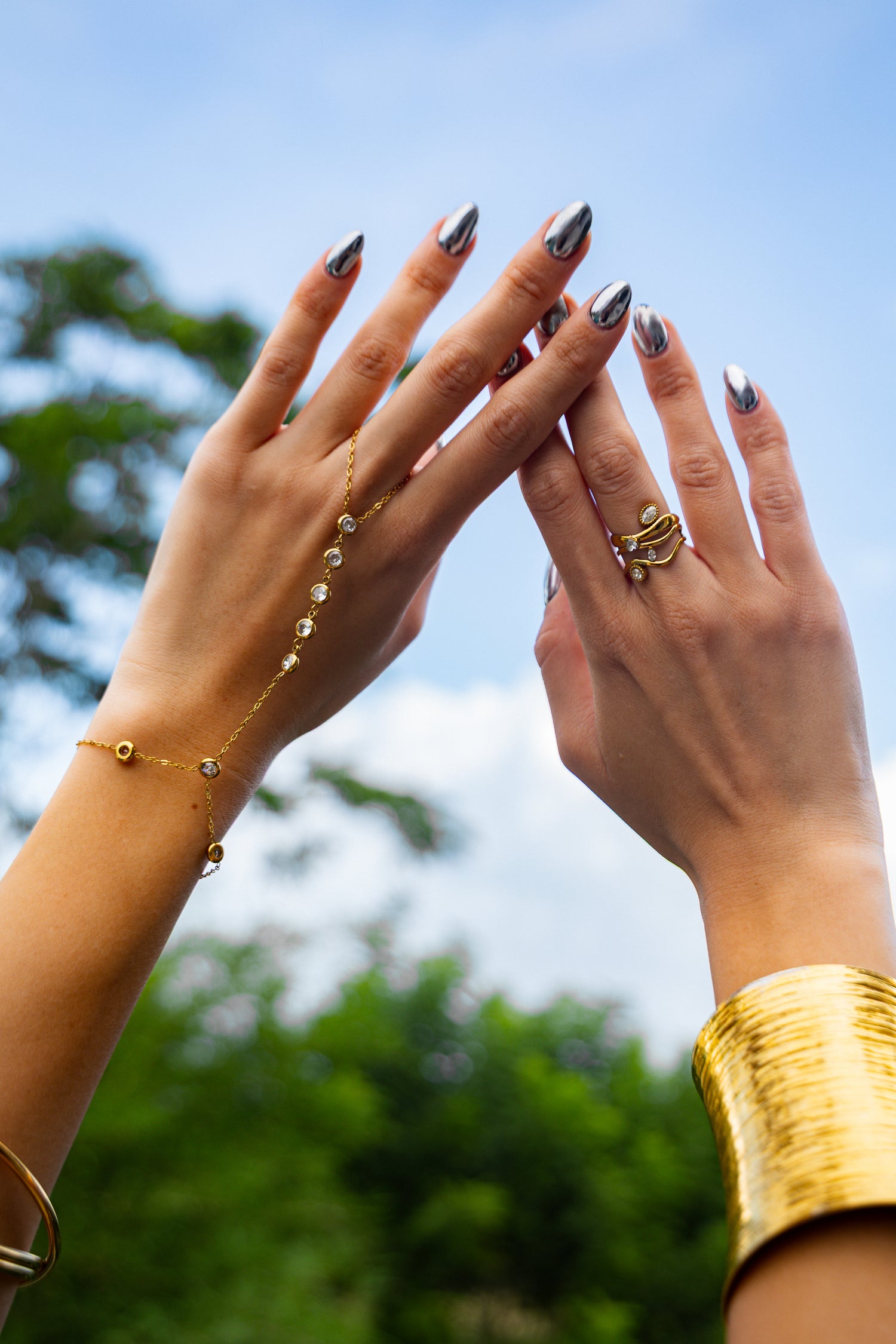 Alessia Hand Chain
