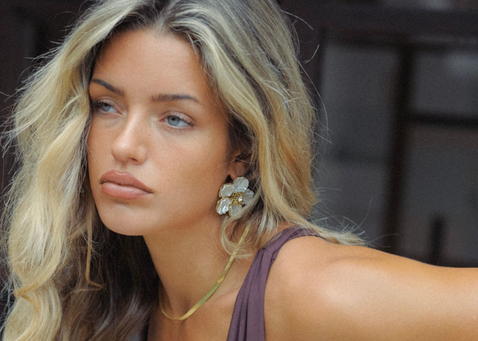 Mia Necklace