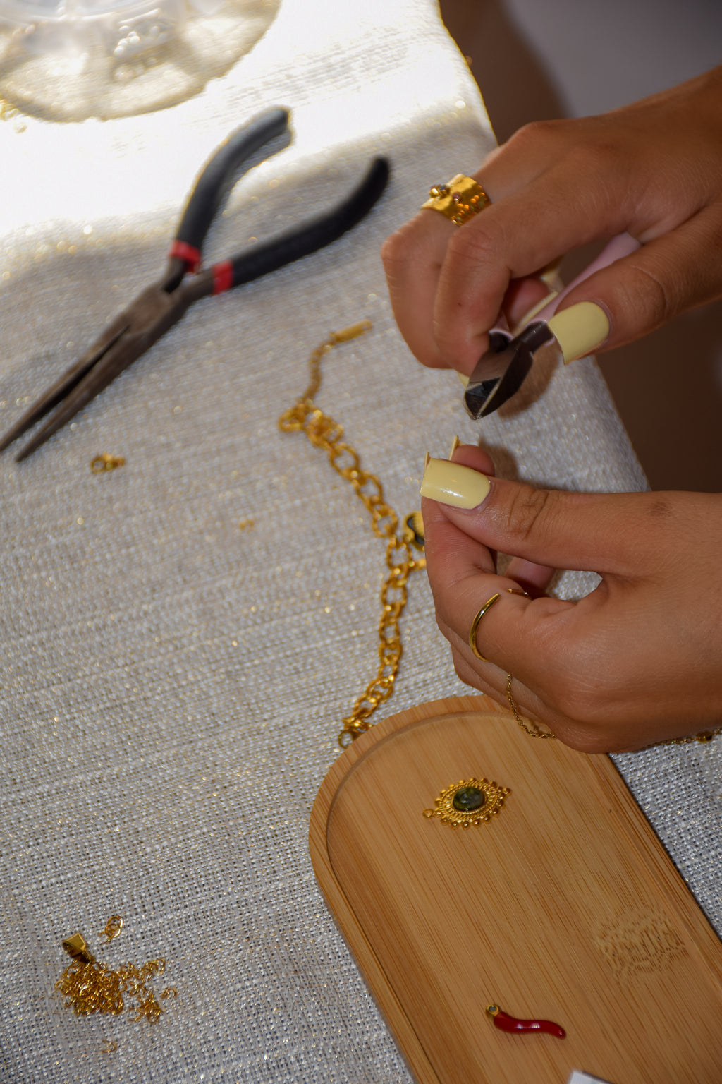 Workshop - Customize bracelet with 5 charms included