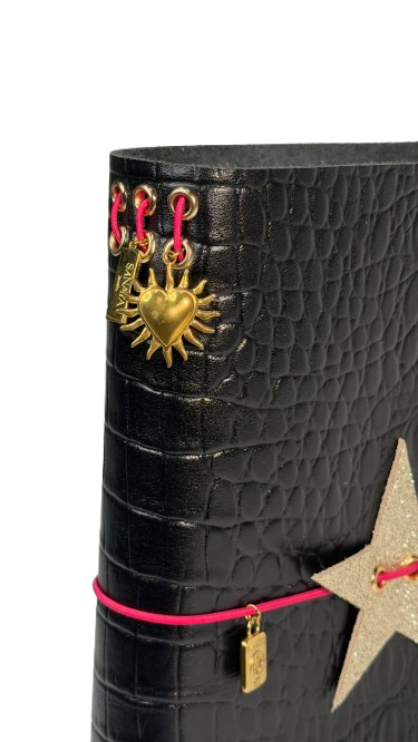 Black Crocodile Signature